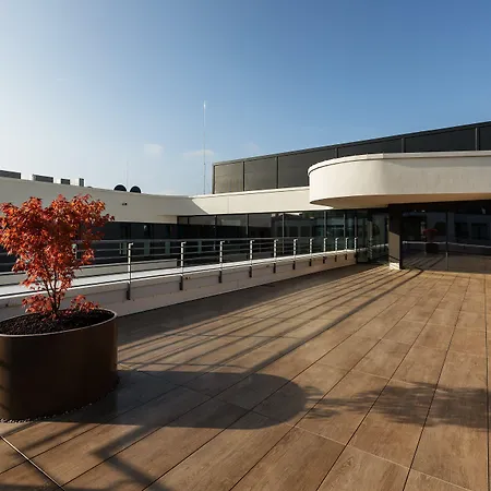- The Niu, Mesh Messe By Ihg Hotell