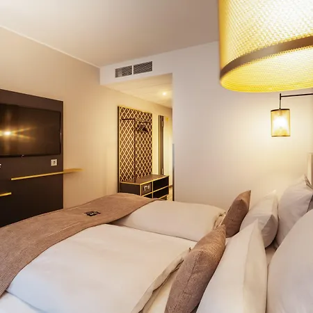 מלון - The Niu, Mesh Messe By Ihg 3*