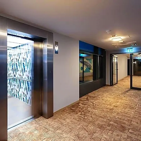 - The Niu, Mesh Messe By Ihg