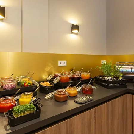 - The Niu, Mesh Messe By Ihg Hotel