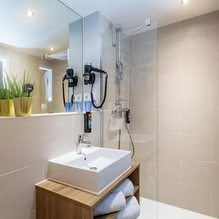 - The Niu, Mesh Messe By Ihg 3*